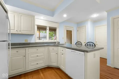 2712 Wildwood Place Columbus IN 47201