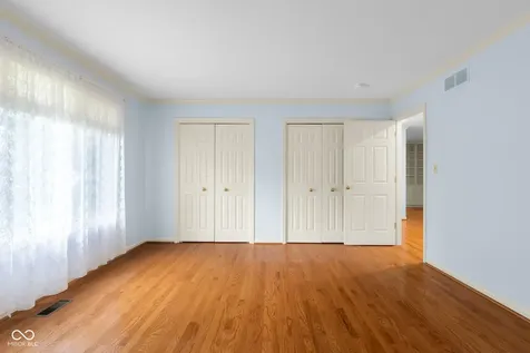 2712 Wildwood Place Columbus IN 47201