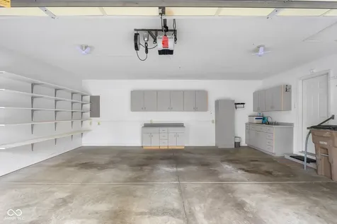2712 Wildwood Place Columbus IN 47201