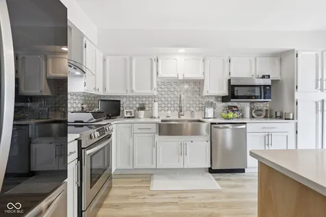 5521 Vin Rose Lane Indianapolis IN 46226