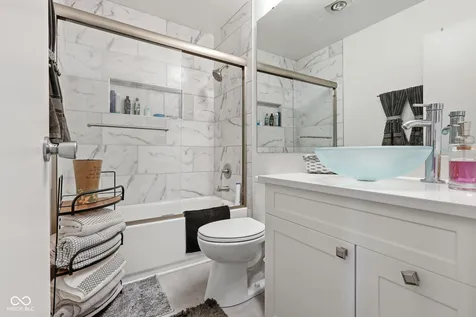 5521 Vin Rose Lane Indianapolis IN 46226