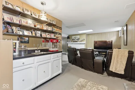 5521 Vin Rose Lane Indianapolis IN 46226