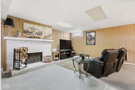 5521 Vin Rose Lane Indianapolis IN 46226