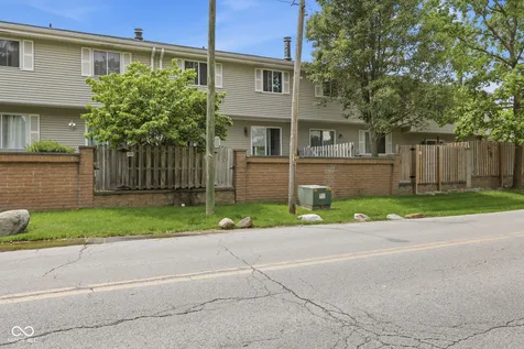 5521 Vin Rose Lane Indianapolis IN 46226