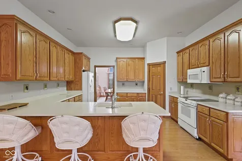 6485 W 100 S Shelbyville IN 46176