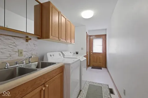 6485 W 100 S Shelbyville IN 46176