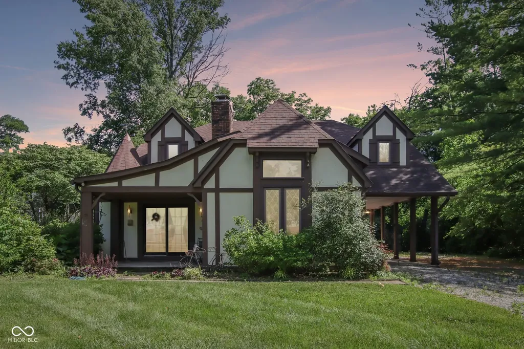 9535 E Southport Road Indianapolis IN 46259