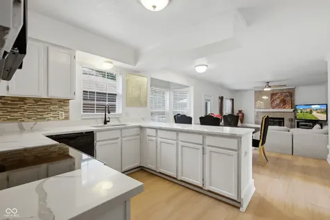 6865 Hollingsworth Drive Indianapolis IN 46268