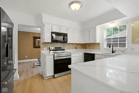 6865 Hollingsworth Drive Indianapolis IN 46268