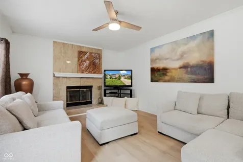 6865 Hollingsworth Drive Indianapolis IN 46268