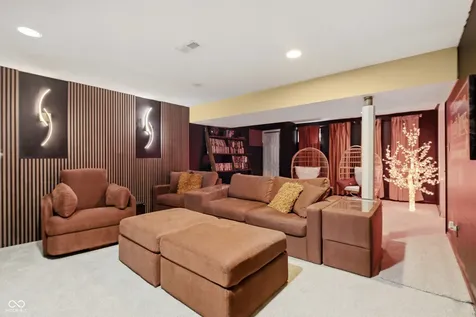 6865 Hollingsworth Drive Indianapolis IN 46268