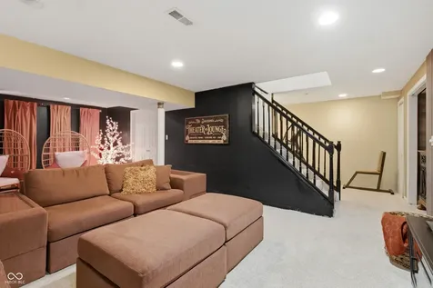 6865 Hollingsworth Drive Indianapolis IN 46268