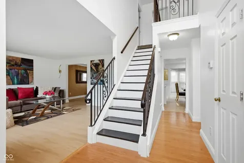 6865 Hollingsworth Drive Indianapolis IN 46268