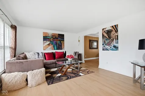 6865 Hollingsworth Drive Indianapolis IN 46268