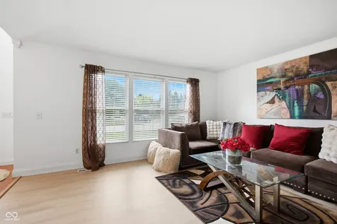 6865 Hollingsworth Drive Indianapolis IN 46268