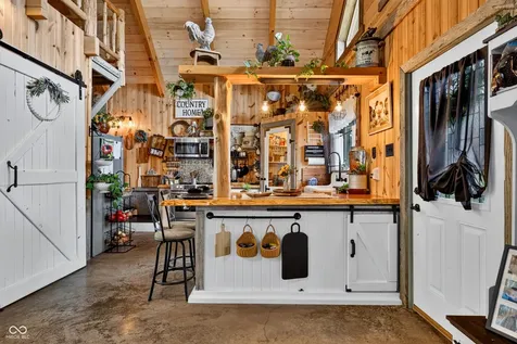 2443 Mangus Road Poland IN 47868