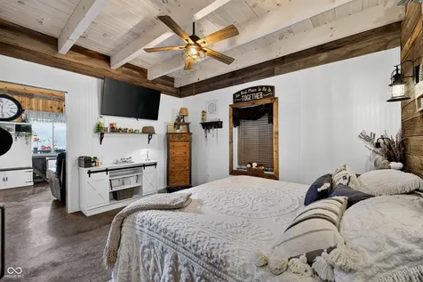 2443 Mangus Road Poland IN 47868