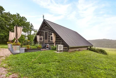 2443 Mangus Road Poland IN 47868