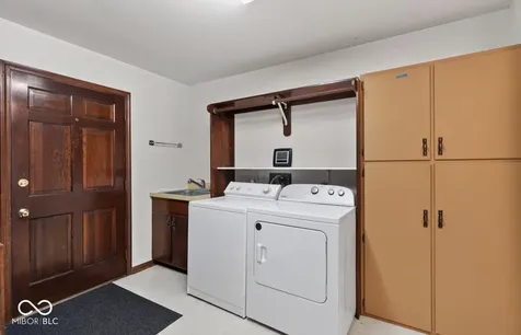 2004 E 91st Street Indianapolis IN 46240