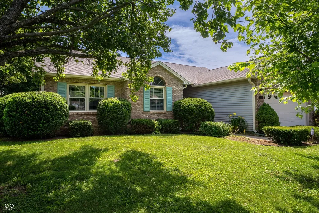 3773 Greenbriar Drive Columbus IN 47203