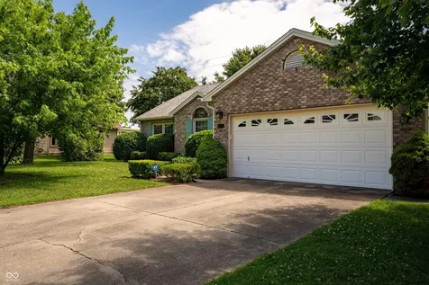 3773 Greenbriar Drive Columbus IN 47203