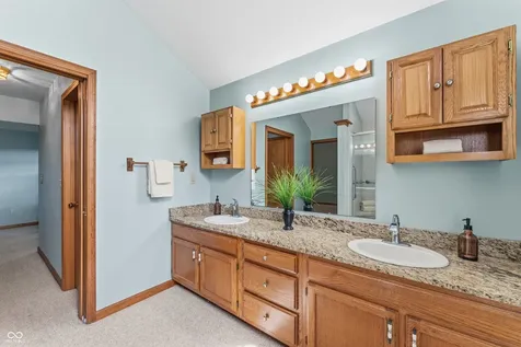 3773 Greenbriar Drive Columbus IN 47203
