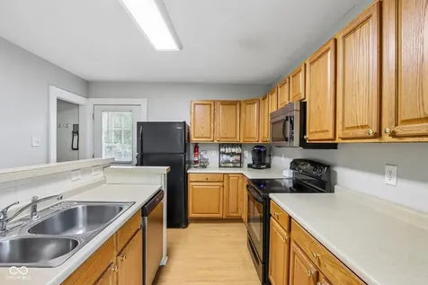 4833 Hinesley Avenue Indianapolis IN 46208