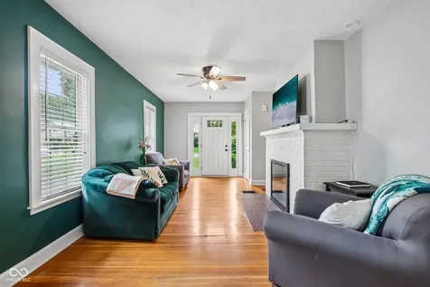 4833 Hinesley Avenue Indianapolis IN 46208
