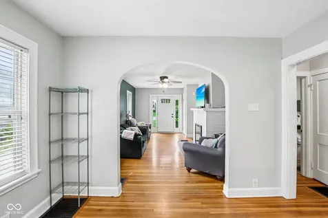 4833 Hinesley Avenue Indianapolis IN 46208