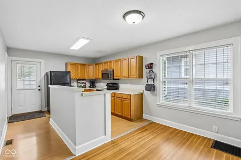 4833 Hinesley Avenue Indianapolis IN 46208