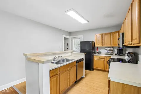 4833 Hinesley Avenue Indianapolis IN 46208