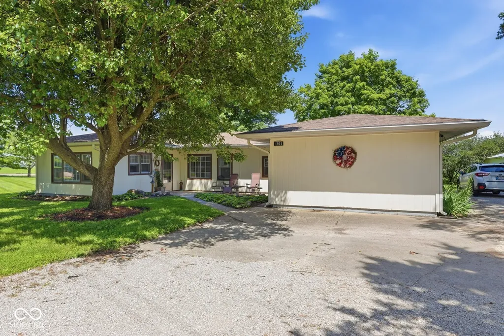 1974 N Knightstown Road Shelbyville IN 46176