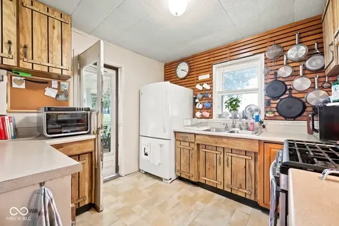 1974 N Knightstown Road Shelbyville IN 46176