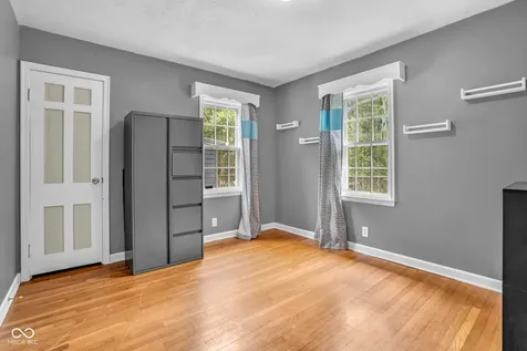 323 Cossell Drive Indianapolis IN 46224