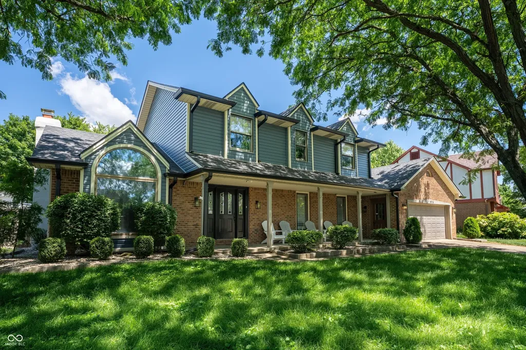 906 Hummingbird Lane Columbus IN 47203