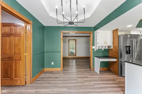 906 Hummingbird Lane Columbus IN 47203