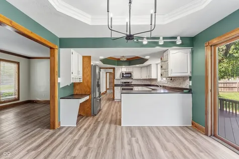 906 Hummingbird Lane Columbus IN 47203