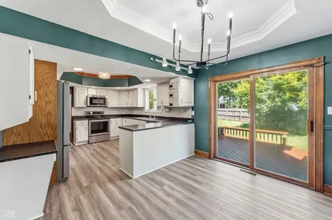 906 Hummingbird Lane Columbus IN 47203