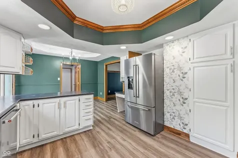 906 Hummingbird Lane Columbus IN 47203