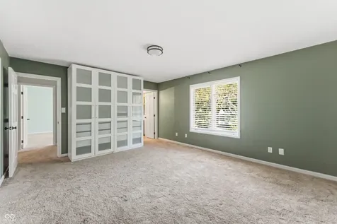 906 Hummingbird Lane Columbus IN 47203