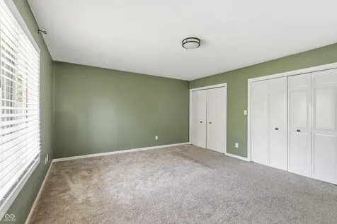 906 Hummingbird Lane Columbus IN 47203