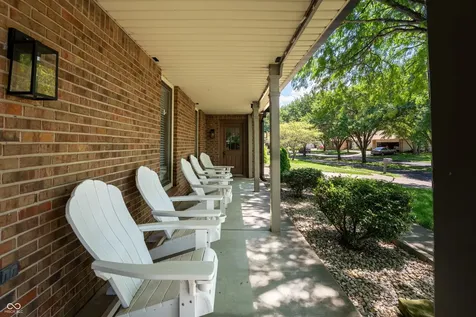 906 Hummingbird Lane Columbus IN 47203