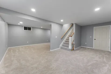 906 Hummingbird Lane Columbus IN 47203