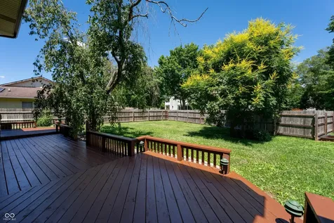906 Hummingbird Lane Columbus IN 47203