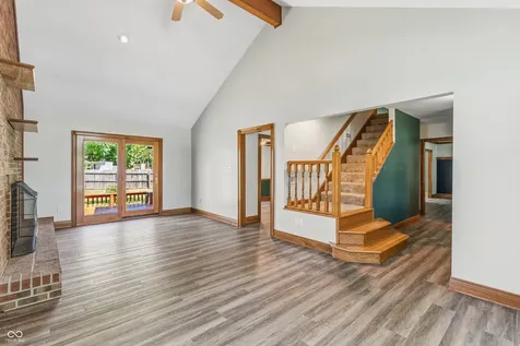 906 Hummingbird Lane Columbus IN 47203