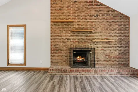 906 Hummingbird Lane Columbus IN 47203