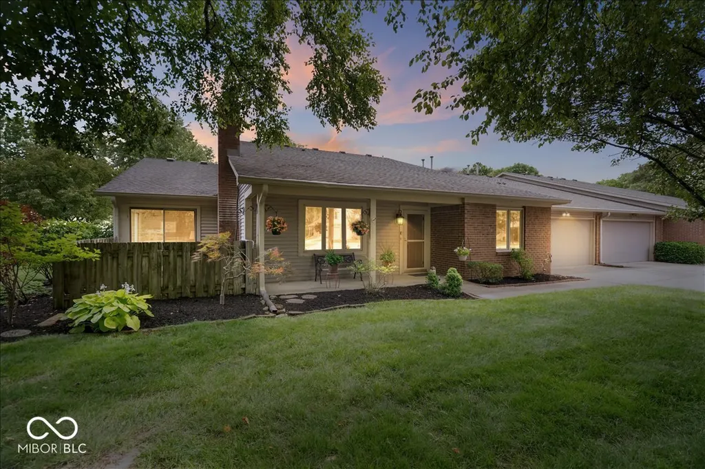 7438 Prairie Lake Drive Indianapolis IN 46256