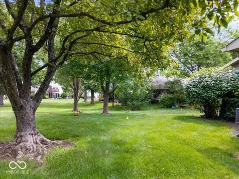 7438 Prairie Lake Drive Indianapolis IN 46256