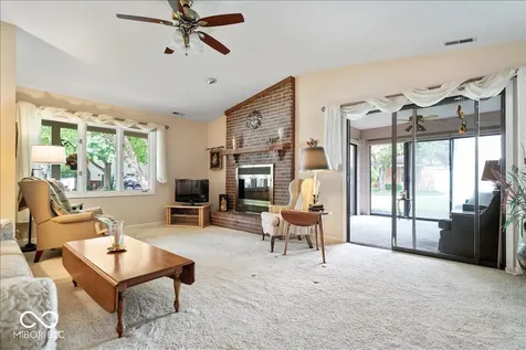 7438 Prairie Lake Drive Indianapolis IN 46256