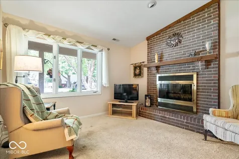 7438 Prairie Lake Drive Indianapolis IN 46256